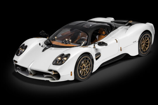 Pocher 1:8  PAGANI UTOPIA COUPÉ PCHK123     PRE ORDER