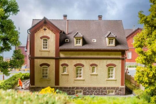 Faller H0 Woonhuis Bergmannsplatz 1 130752 - Afbeelding 2
