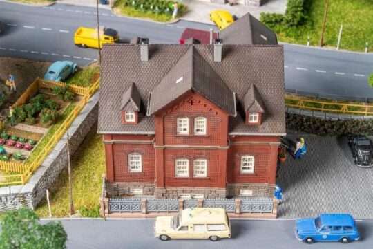 Faller H0 Woonhuis Bergmannsplatz 2 130753 - Afbeelding 4