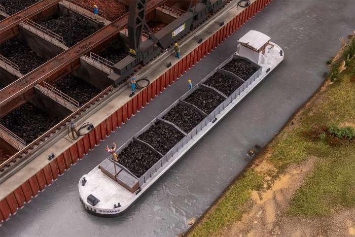 Faller H0 Riviervrachtschip 131018